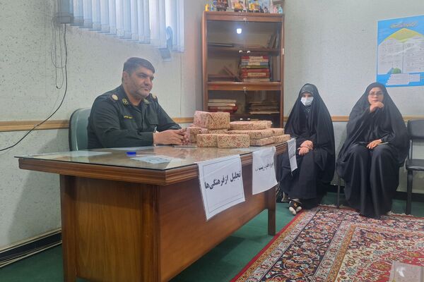 جلسه ستاد دهه فجر در حوزه حضرت زینب(س)بسیج سپاه احمد ابن موسی (ع) در شیراز 