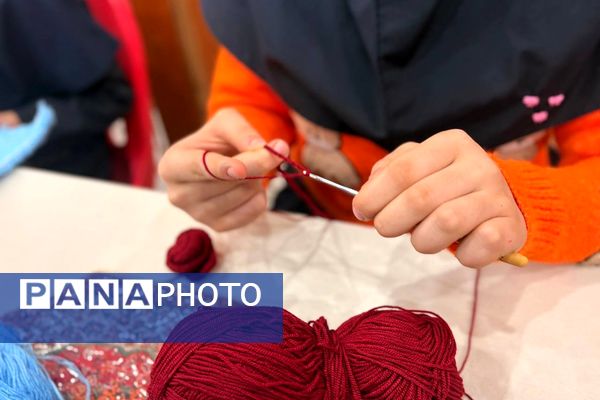 زنگ آغاز رقابت‌های هنری در گل‌های نمونه ورامین به صدا در آمد