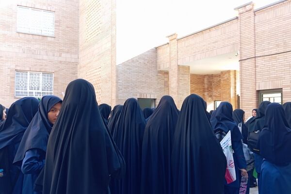 نواختن‌ زنگ مهر به روایت دوربین پانا -1