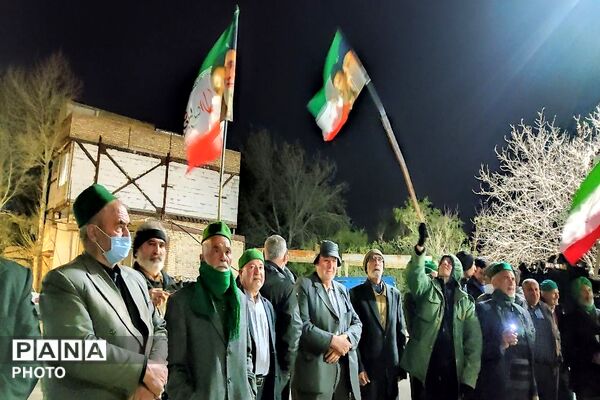 شیعه امام خود را تنها نمی گذارد 