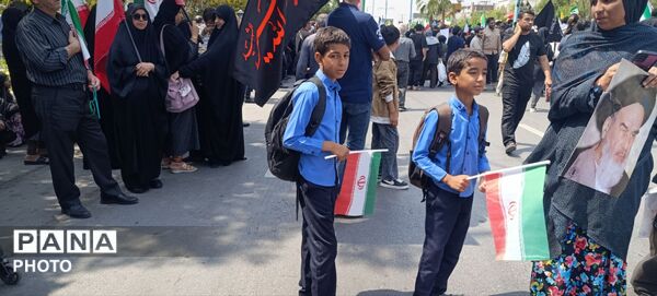 همبستگی کودکان بندرعباس با خانواده شهدای دبستان شجره طیبه میناب؛ عزاداری و محکومیت جنایت تروریستی