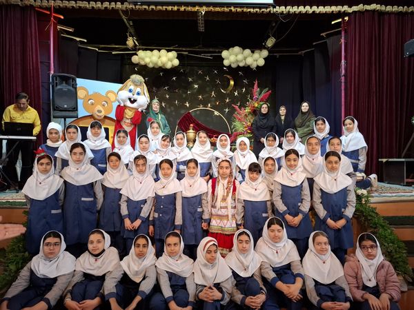 جشن یلدا ۱۴۰۴ در مدرسه ۱۷ شهریور شهرستان بجنورد 