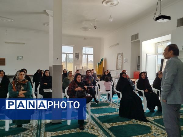 برگزاری کارگاه آموزش خانواده در کاشمر