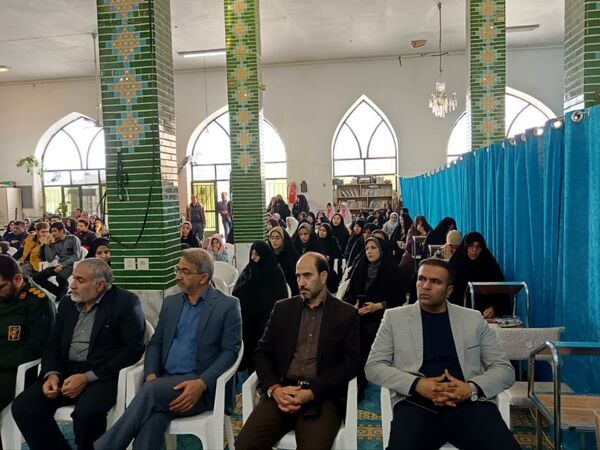 همایش تجلیل از همسران و مادران شهیدان شهر چرمهین همراه با تجلیل از دانشجویان نو ورود به دانشگاه‌های دولتی 