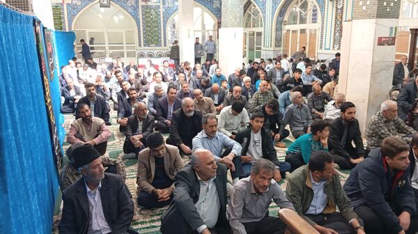 نماز جمعه شهر بن با حضور خانواده بزرگ آموزش و پرورش 
