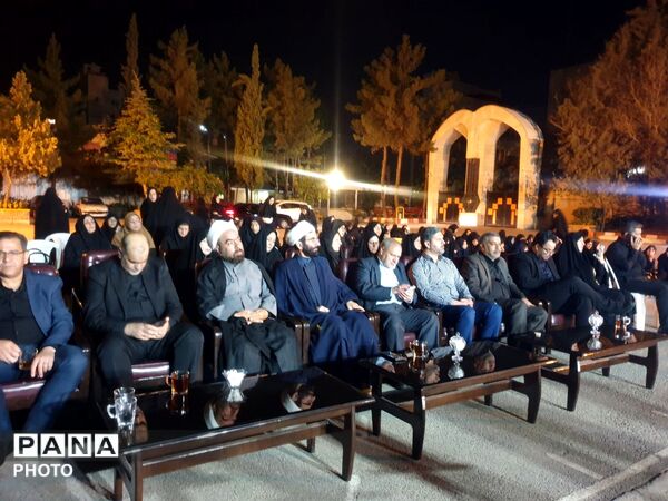  لبیک یا حسین (ع) در دبیرستان مهشید مصلی‌نژاد