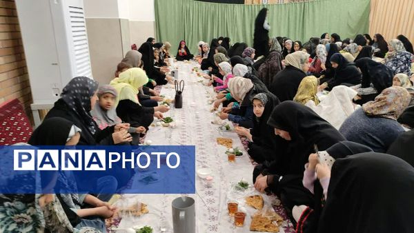 جز خوانی قرآن به همراه افطاری در مسجد خاتم النبیین بیرجند