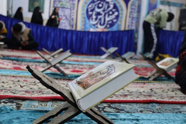 برنامه قرآنی «رواق» میزبان محفلی قرآنی