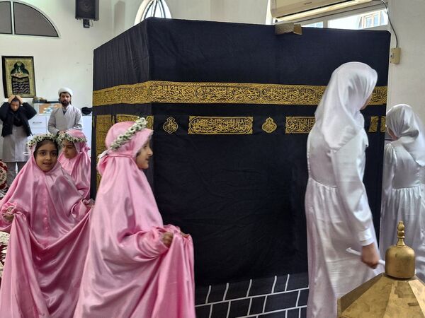 جشن تکلیف دختران در گلوگاه 