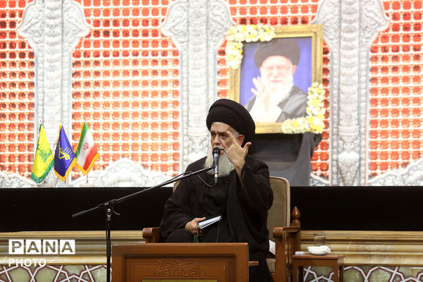 مراسم بزرگداشت آقای شهید ایران در حرم بانوی کرامت
