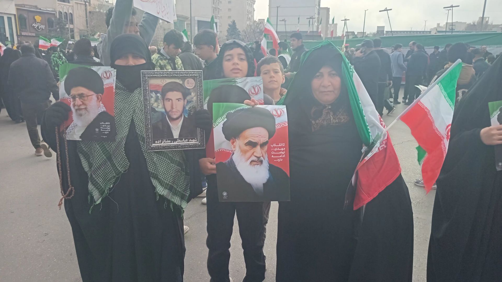 حضور پر شور مردم مشهد در راهپیمایی ۲۲ بهمن