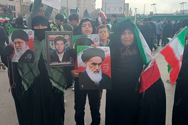 حضور پر شور مردم مشهد در راهپیمایی ۲۲ بهمن