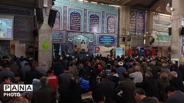 نماز عبادی سیاسی جمعه  همزمان با آغاز هفته بسیج دانش آموزی در مسجد جامع شهرستان نیشابورـ۲