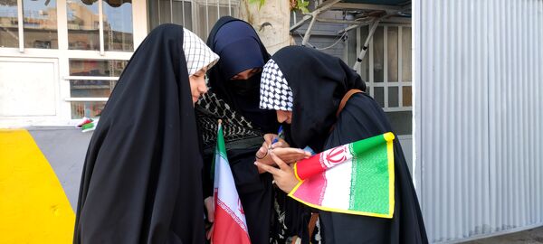 فریاد طنین انداز همبستگی دانش آموزان مشهدی 