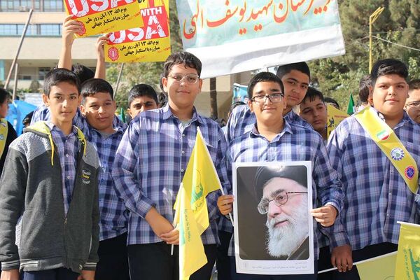 نقش آفرینی جدید نسل Z در مراسم 13 آبان از نگاه تصویر