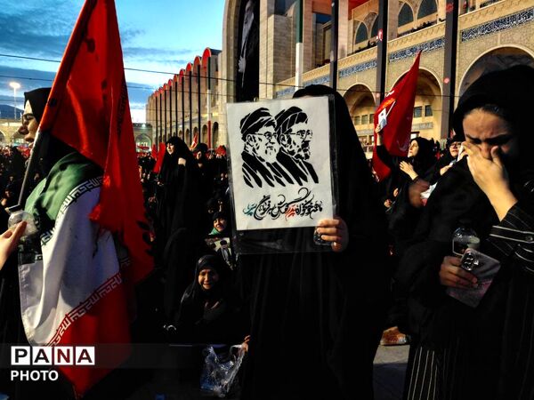 تهران در تب وداع با رهبر  مقتدر شهید