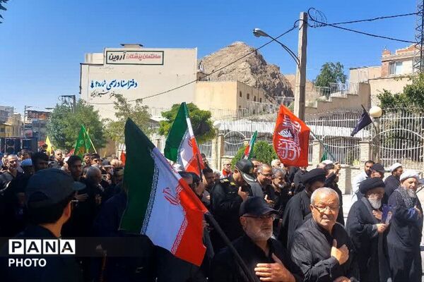 طنین «لبیک یا حسین(ع)» در مراسم جاماندگان اربعین فیروزکوه