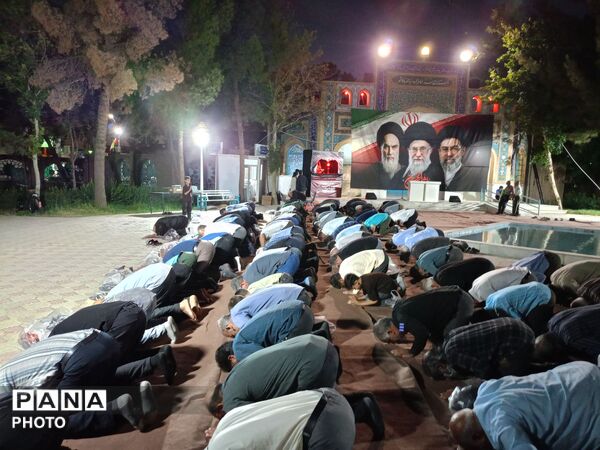 نمازی به شوق صرفه جویی برق
