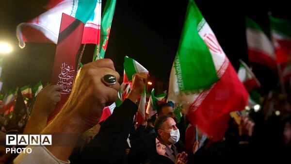 جلوه‌هایی از حماسه حضور در میدان انقلاب