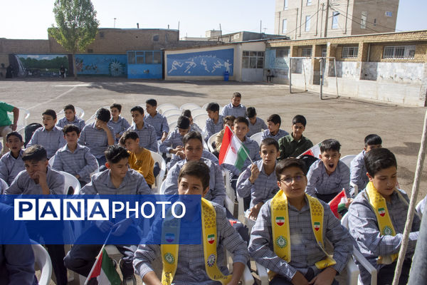 جوانه‌های محلاتی ورود به دوره متوسطه را با جشن جوانه‌ها آغاز کردند