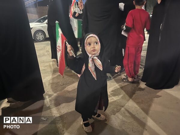 با این که کودکم ، اما ایرانیم