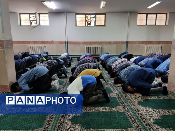 ترویج فرهنگ نماز جماعت در مدارس شهرستان قدس با برنامه "مهر تا مهر "