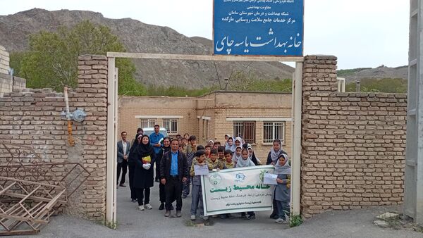 پاکسازی خیابان و کوچه‌های روستای یاسه چای توسط دانش‌آموزان مدرسه ۲۲ بهمن