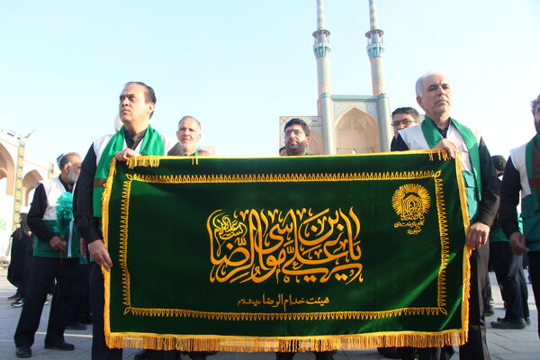 کاروان نمادین حضور امام رضا (ع) در یزد