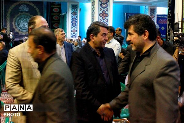 بزرگداشت و ادای احترام مدیران و کارکنان دولت در استان کرمان به رهبر شهید ایران