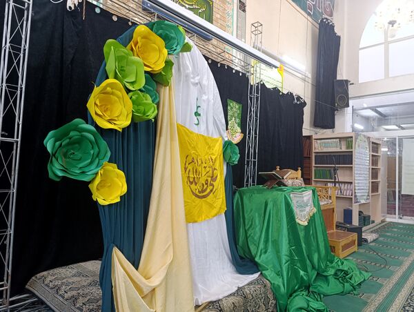 مسجد حسین‌بن‌علی (ع) میزبان لبخند دانش‌آموزان در جشن میلاد دو امام