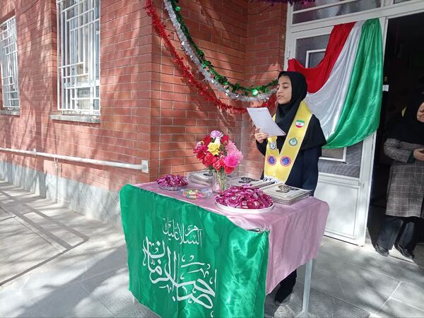 جشن میلاد منجی عالم بشریت در دبیرستان مادر مهربان خلیل آباد
