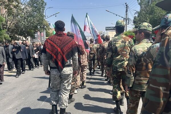 مرند یک‌صدا در سوگ رهبر شهید