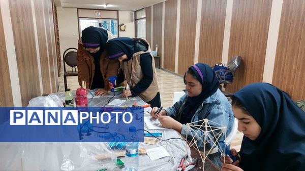 کارسوق سازه های سرنگی در دبیرستان دخترانه شاهدبحرینیان ناحیه۴ اصفهان