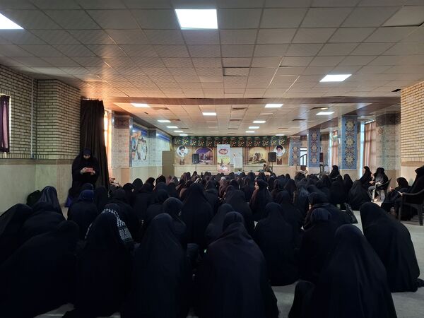 مراسم بدرقه دانش‌آموزان دختر مدارس شهرستان ملارد به مناطق عملیاتی جنوب کشور 