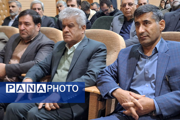 آیین تقدیر از انجمن‌های اولیا و مربیان برتر و تبیین فرآیند انتخابات شورای انجمن اولیا و مربیان ناحیه یک شیراز 