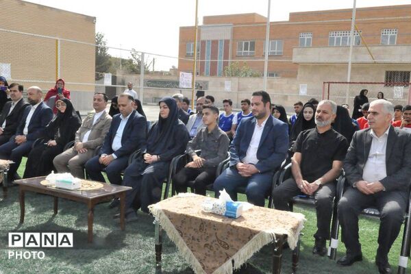 افتتاح نخستین زمین چمن مصنوعی مدارس استثنایی استان تهران در ورامین به نام شهید «ابوالفضل گلستانی»