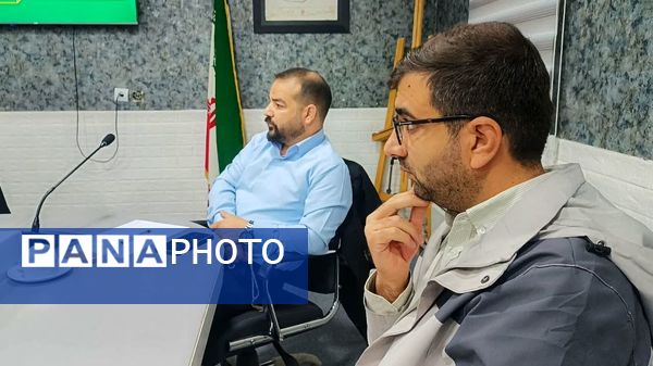 نشست گفت‌وگوی کتاب محور" ایرانی‌ها چه رویایی در سر دارند؟" در یاسوج