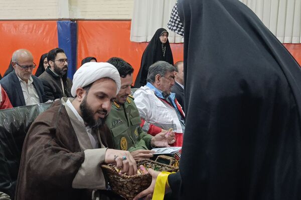 جشن یاوران انقلاب در دبیرستان محبی نیشابور 
