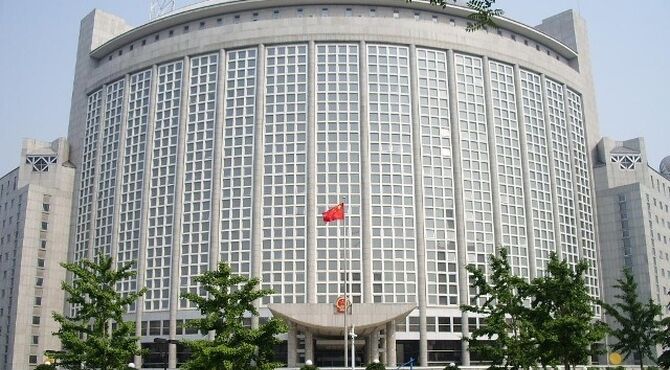 چین آتش بس فوری بین آمریکا و ایران را خواستار شد