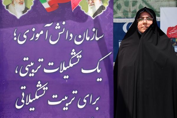 خدمت‌رسانی موکب‌ سازمان دانش‌آموزی استان سمنان به جاماندگان اربعین 