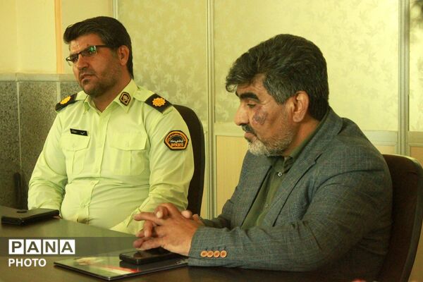دیدار پلیس، برای یک «خسته نباشید»
