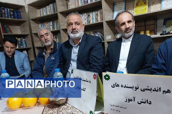 گفت‌وگوی خلاق دردبیرستان فاطمه‌الزهرا؛ نشست مشترک ناشر، معاونین و دانش‌آموزان نویسنده برای رفع چالش‌ها