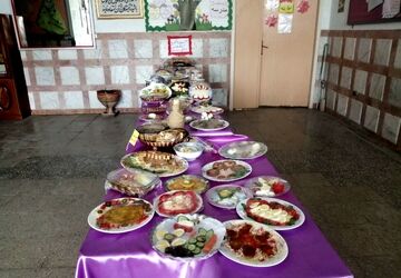 همایش روز جهانی تخم‌مرغ در دبستان دخترانه ادب شهرستان زارچ