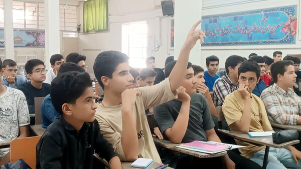 جلسه تبادل تجربه با رتبه ۵ کنکور در دبیرستان شاهد ابوذر غفاری 