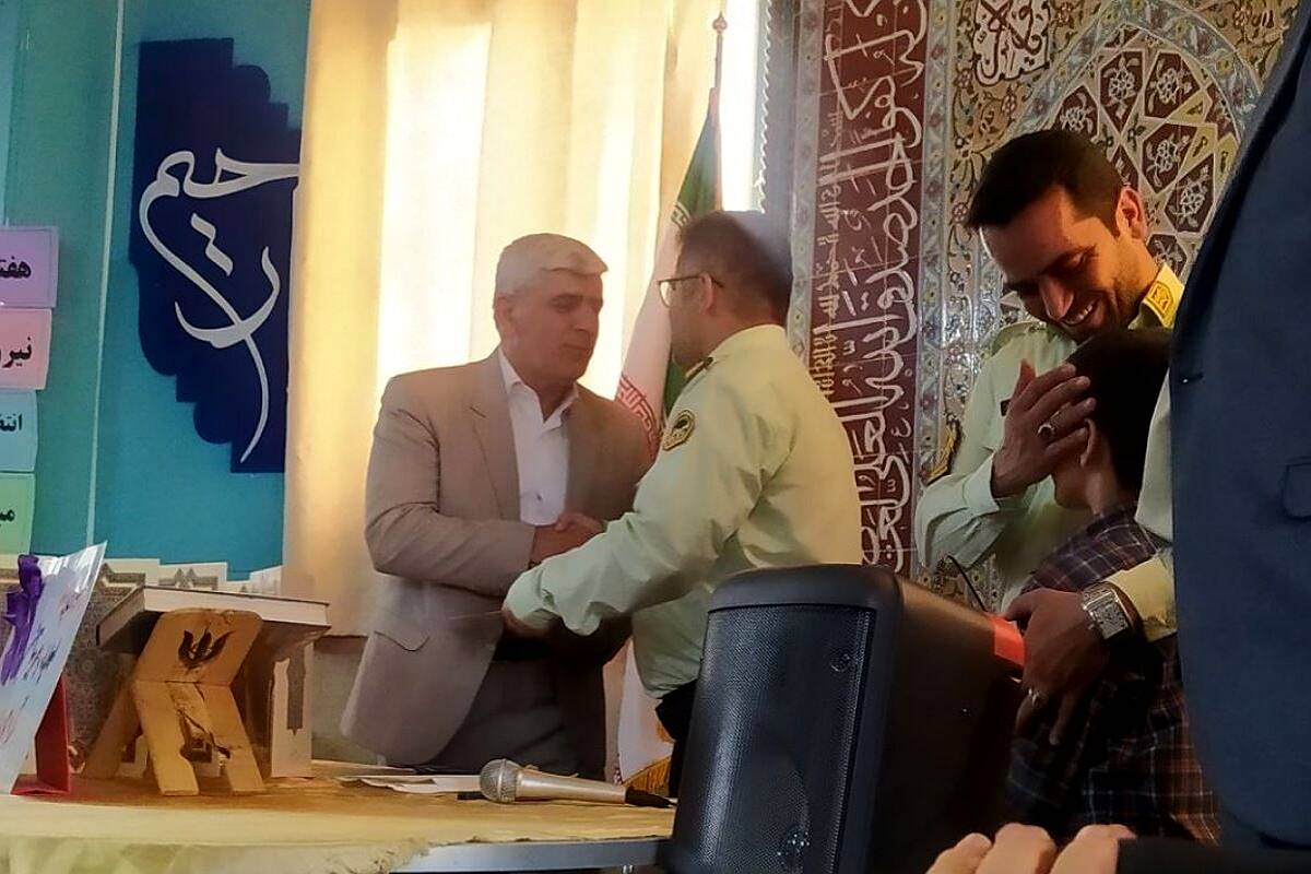  گرامیداشت هفته فراجا و برگزاری انجمن اولیا و مربیان در دبستان علامه طباطبایی