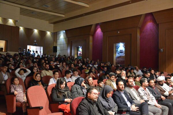 تجلیل از دانش‌آموزان فعال فرهنگی هنری مجتمع آموزشی سما منطقه پردیس 