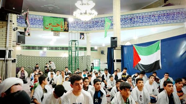 مراسم جشن عبادت دانش‌آموزان پسر در شهرستان ملارد