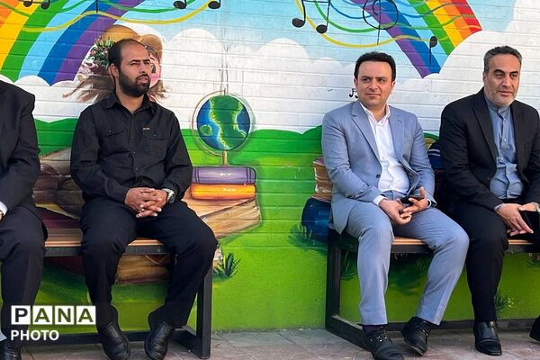 نواخته شدن زنگ شکوفه ها در دبستان طواف و معماریان ناحیه دو شهرری 