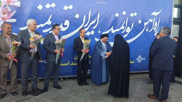 استقبال از برگزیدگان شانزدهمین المپیاد ملی فرش دستباف در مشهد
