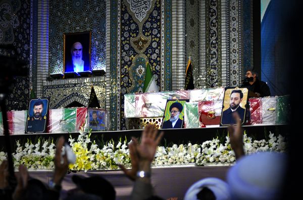 زیارت شهدای جمهور در حرم مطهر رضوی